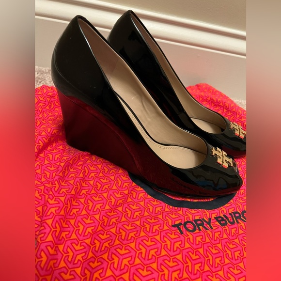 Heels - Picture 2 of 3